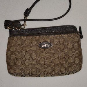 BRAND NEW WITHOUT TAG Coach Double Zip Wallet Clutch Wristlet